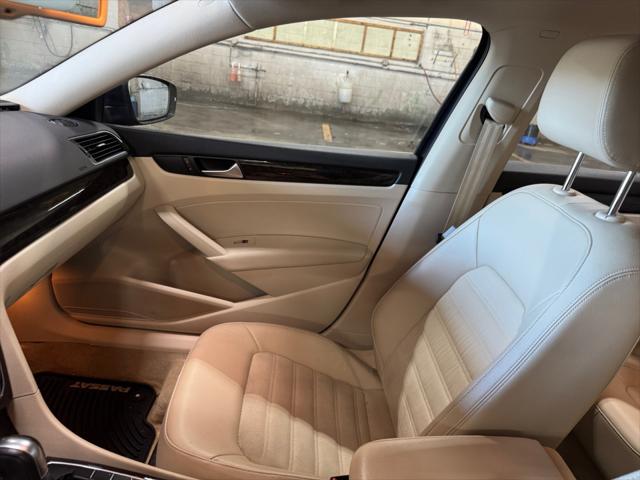 2015 Volkswagen Passat 1.8T SEL Premium