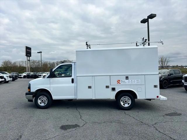 2025 GMC Savana Cutaway Work Van