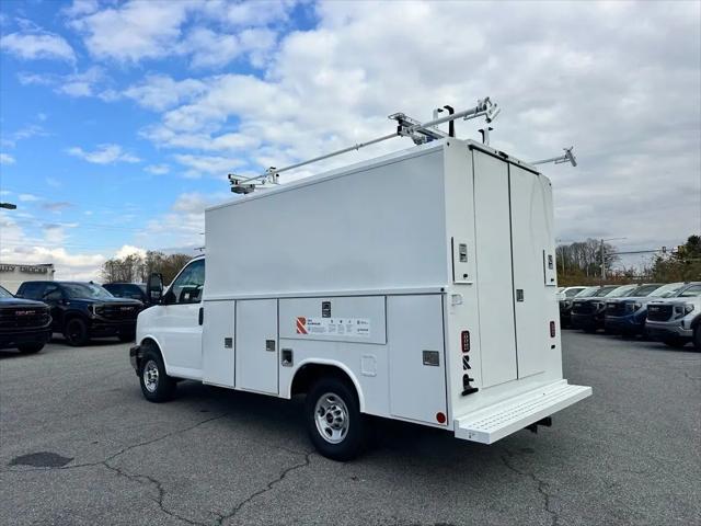 2025 GMC Savana Cutaway Work Van
