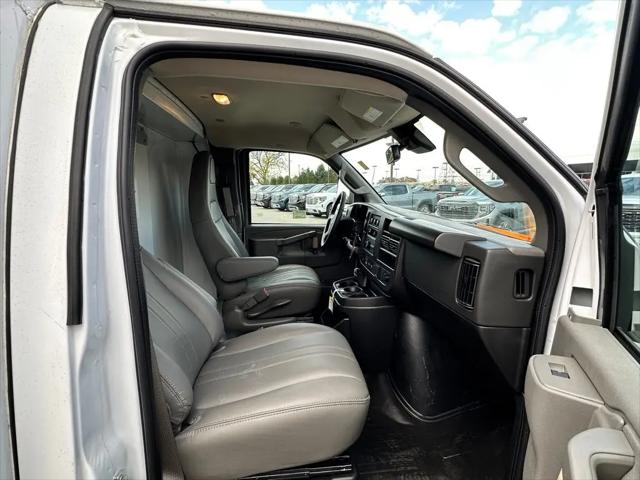2025 GMC Savana Cutaway Work Van