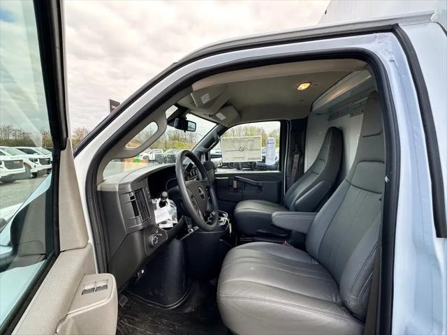2025 GMC Savana Cutaway Work Van