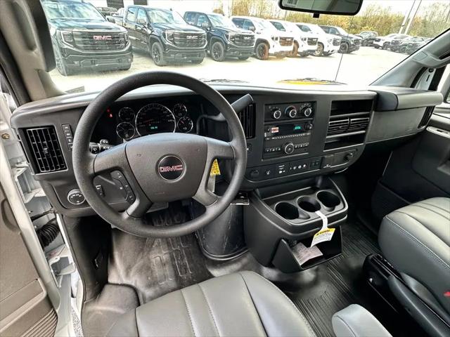 2025 GMC Savana Cutaway Work Van