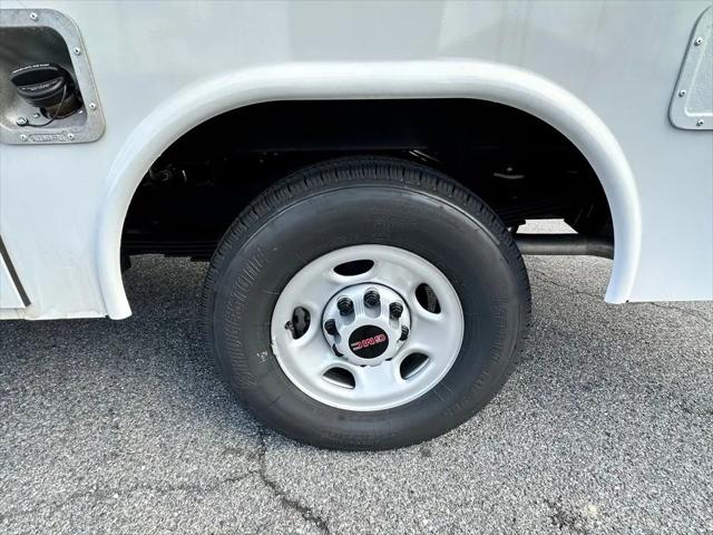 2025 GMC Savana Cutaway Work Van