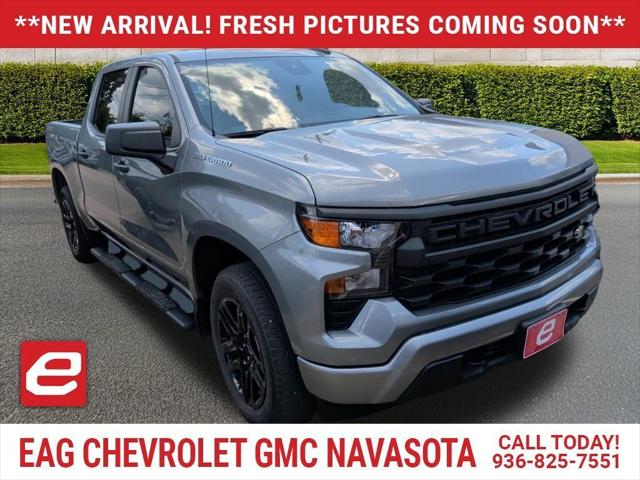 2023 Chevrolet Silverado 1500 4WD Crew Cab Short Bed Custom