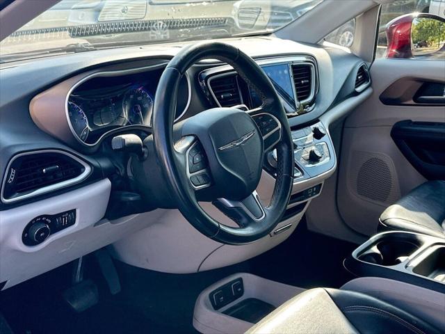 2017 Chrysler Pacifica Touring-L