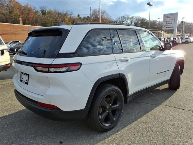 2023 Jeep Grand Cherokee Altitude 4x4 2023 Jeep Grand Cherokee Altitude 4x4