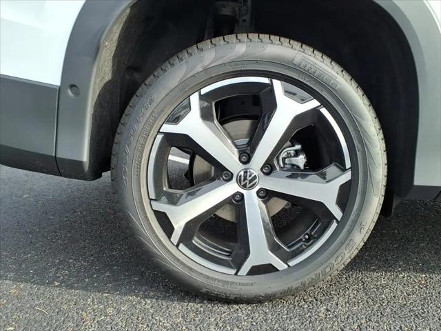2025 Volkswagen Tiguan 2.0T SE