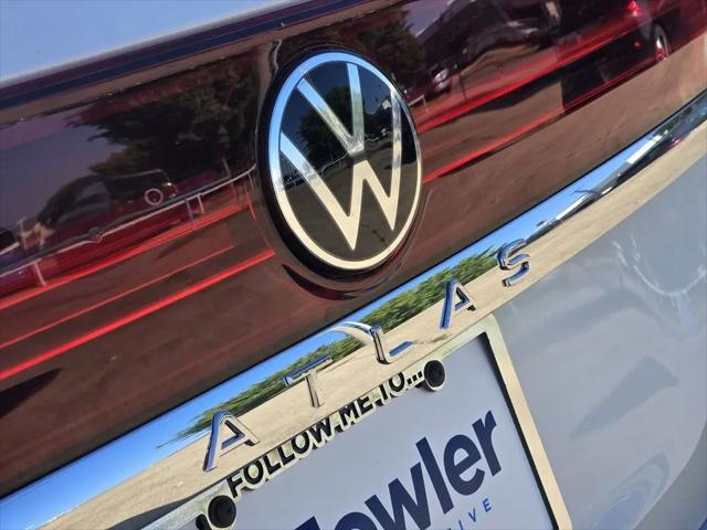 2026 Volkswagen Atlas SE with Technology
