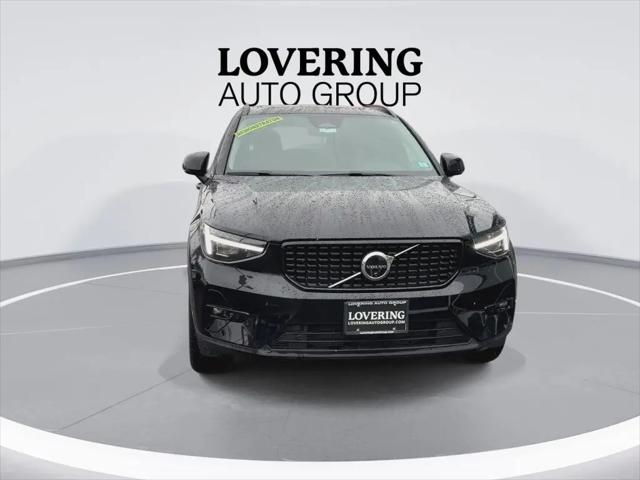 2026 Volvo XC40 Plus, B5 AWD Gas (mild hybrid), Dark
