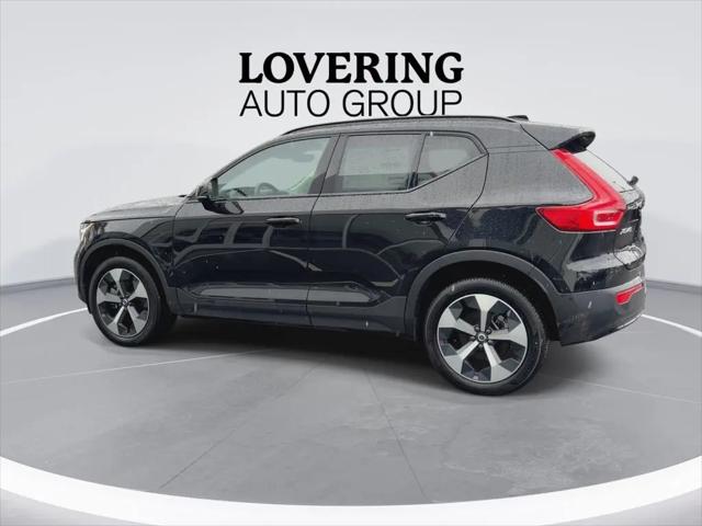 2026 Volvo XC40 Plus, B5 AWD Gas (mild hybrid), Dark