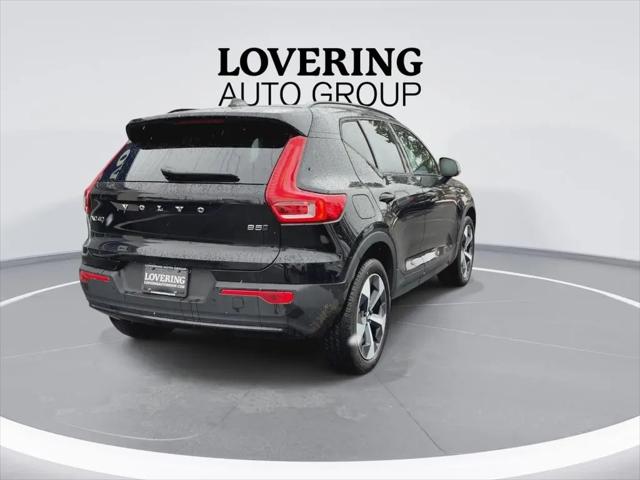 2026 Volvo XC40 Plus, B5 AWD Gas (mild hybrid), Dark