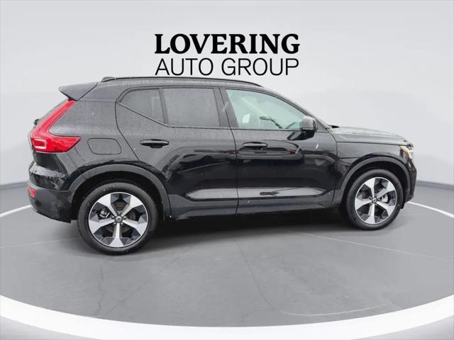 2026 Volvo XC40 Plus, B5 AWD Gas (mild hybrid), Dark