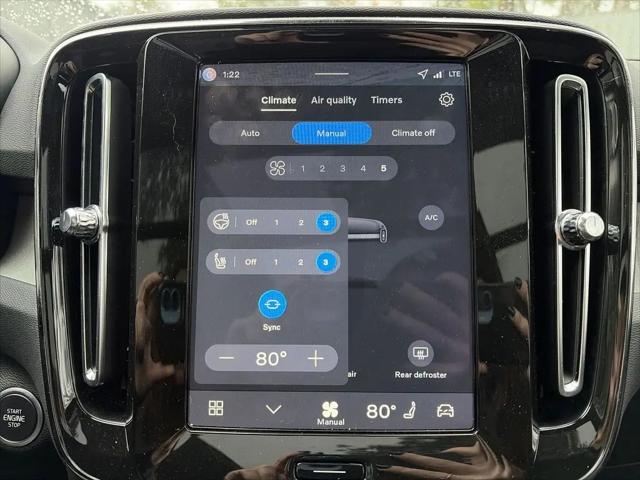 2026 Volvo XC40 Plus, B5 AWD Gas (mild hybrid), Dark