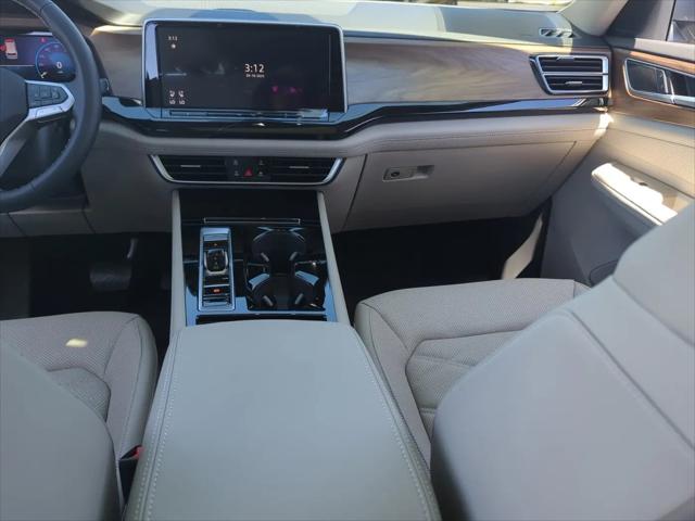2026 Volkswagen Atlas SE with Technology