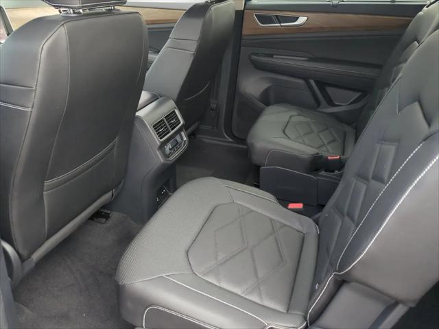 2026 Volkswagen Atlas SE with Technology