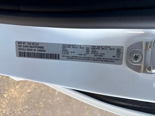 2026 Chrysler Pacifica Select