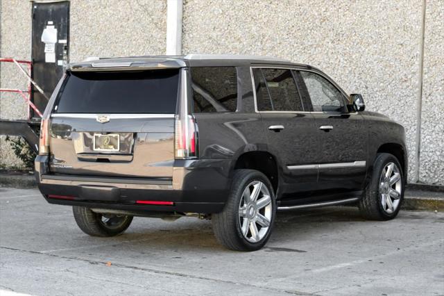 2017 Cadillac Escalade Luxury
