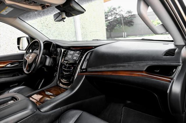 2017 Cadillac Escalade Luxury