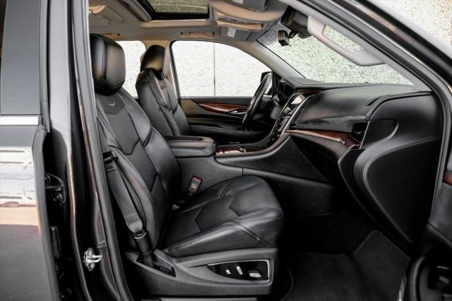 2017 Cadillac Escalade Luxury