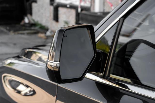 2017 Cadillac Escalade Luxury
