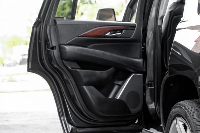 2017 Cadillac Escalade Luxury