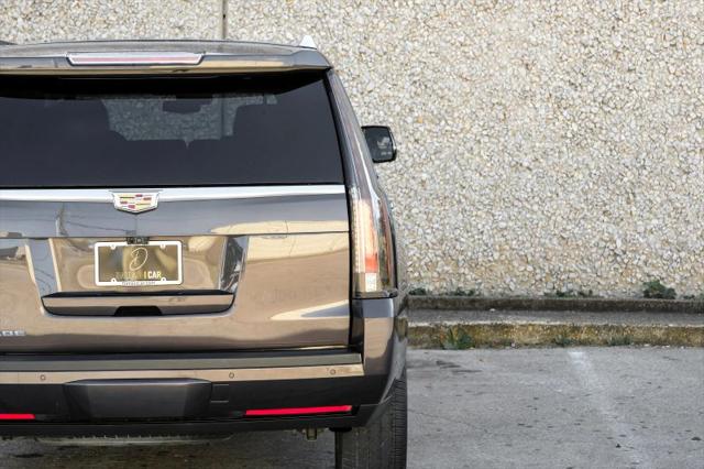 2017 Cadillac Escalade Luxury
