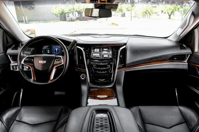 2017 Cadillac Escalade Luxury
