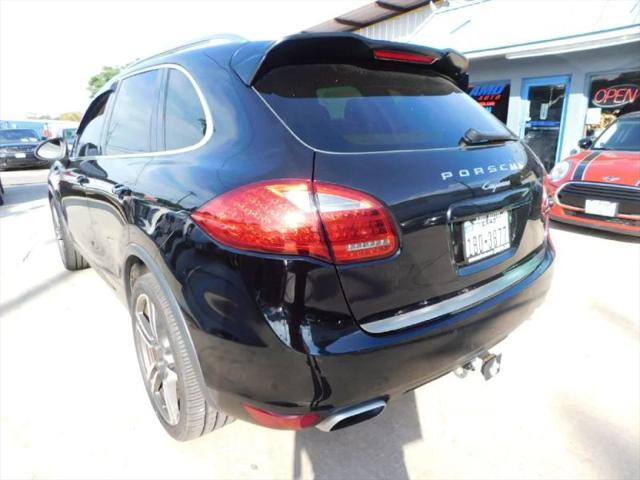 2014 Porsche Cayenne Platinum Edition