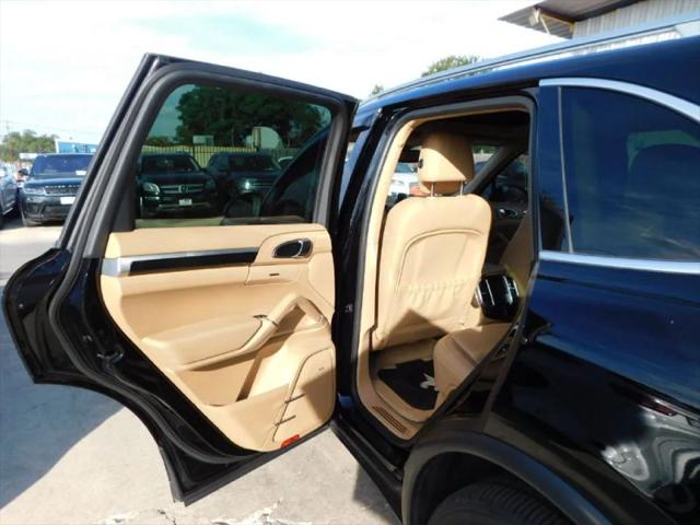 2014 Porsche Cayenne Platinum Edition