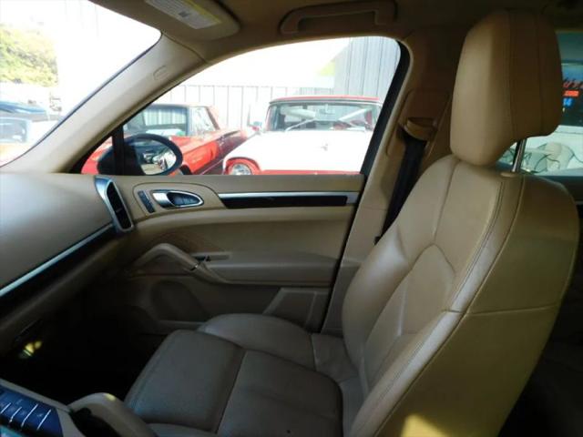 2014 Porsche Cayenne Platinum Edition