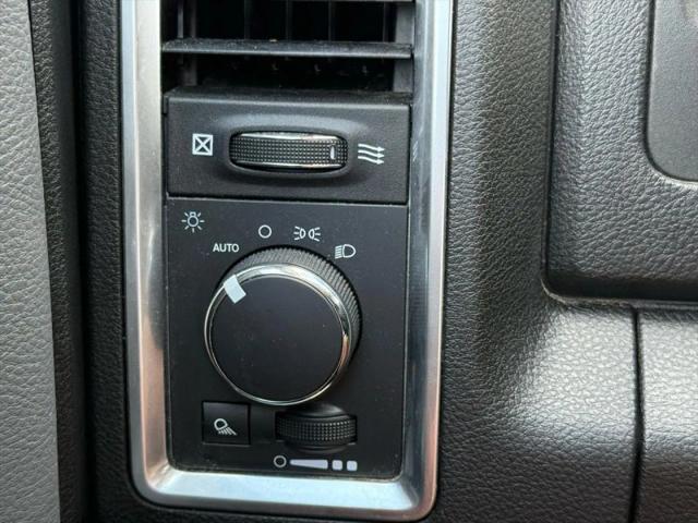 2023 Ram 1500 Classic SLT Crew Cab 4x4 5'7" Box