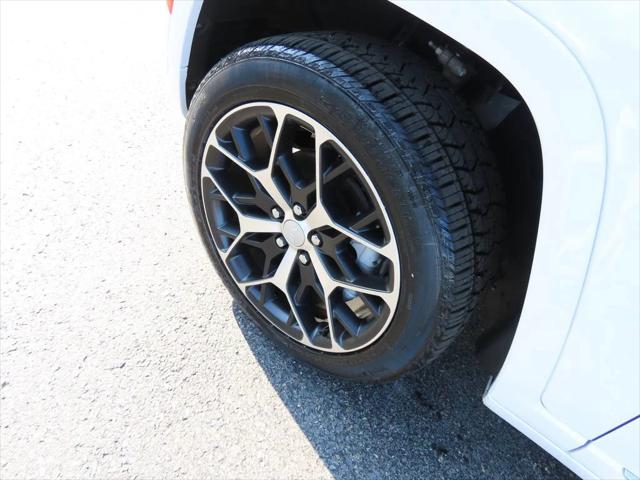 2025 Jeep Grand Cherokee GRAND CHEROKEE SUMMIT RESERVE 4X4