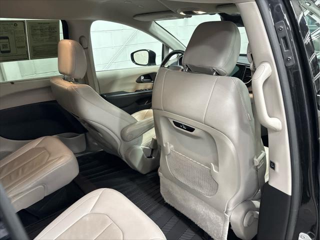 Used 2021 Chrysler Pacifica For Sale in Wilmington, OH