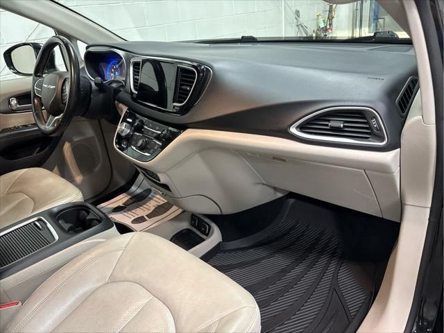 Used 2021 Chrysler Pacifica For Sale in Wilmington, OH