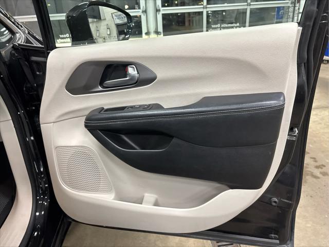 Used 2021 Chrysler Pacifica For Sale in Wilmington, OH