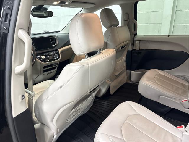 Used 2021 Chrysler Pacifica For Sale in Wilmington, OH