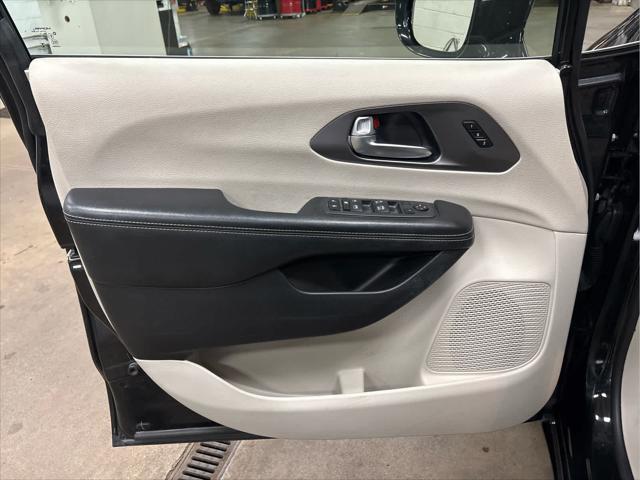 Used 2021 Chrysler Pacifica For Sale in Wilmington, OH