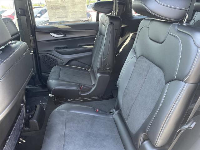 2025 Jeep Grand Cherokee L Altitude X 4x4