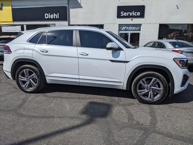 2024 Volkswagen Atlas Cross Sport 2.0T SEL R-Line