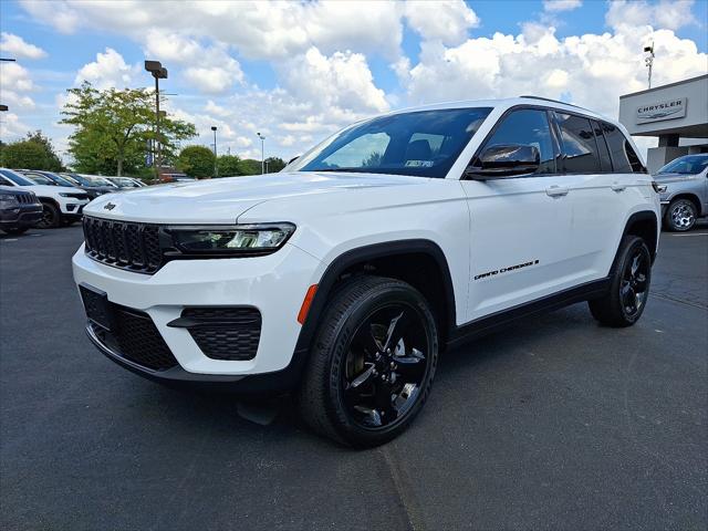 2022 Jeep Grand Cherokee Altitude 4x4 2022 Jeep Grand Cherokee Altitude 4x4