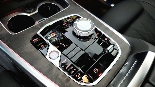 2026 BMW X7 M60i