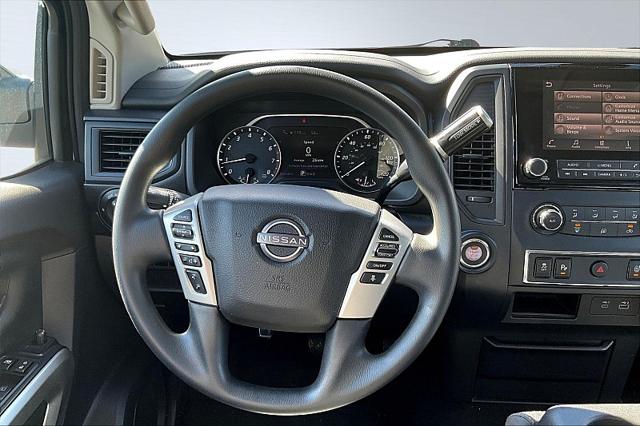 2023 Nissan Titan Crew Cab SV 4x2