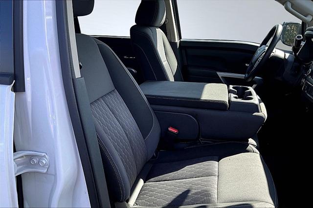2023 Nissan Titan Crew Cab SV 4x2