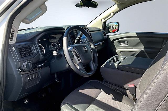2023 Nissan Titan Crew Cab SV 4x2