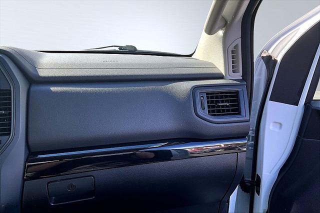 2023 Nissan Titan Crew Cab SV 4x2