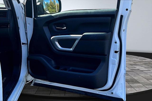 2023 Nissan Titan Crew Cab SV 4x2