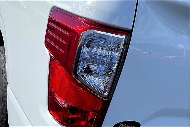 2023 Nissan Titan Crew Cab SV 4x2