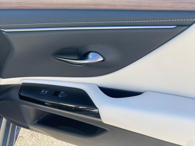 2024 Lexus ES 350 Unknown