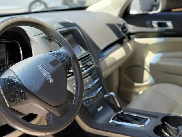 2017 Lincoln MKT Elite