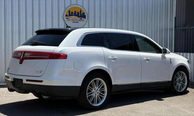2017 Lincoln MKT Elite